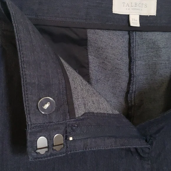Talbots Woman 22W Perfect Dark Blue Shorts 10 1/2" Size 22 - Picture 5 of 8